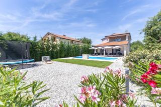 Villa Alves with Private Pool - 9