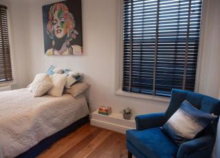 Arcadia Penthouse, Castle Views, City Centre, Sleeps 8 - 3