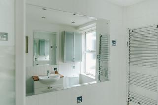 Frobisher Apartments - 6