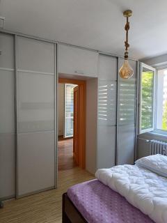 Spacious 3-room apartment, close to the center, station - 8