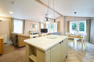 Hawthorne Villa with Hot Tub - 8