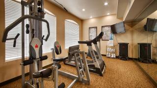 Best Western Windsor Pointe Hotel & Suites-Frost Bank Center - San Antonio - 9