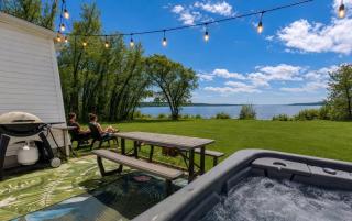 Condo 1 - Waterfront with SPA, Fireplace & Barbecue - 9