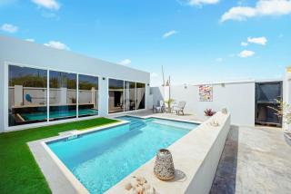 LUX Villa with Private Pool and Patio Lounge by Bocobay - 7