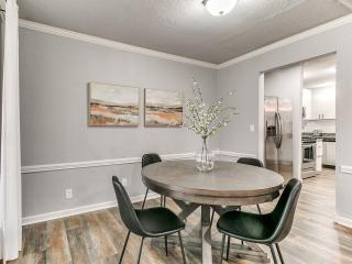 Freshly Remodeled Retreat Awaits! - 7
