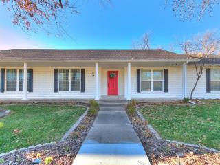 Freshly Remodeled Retreat Awaits! - 6