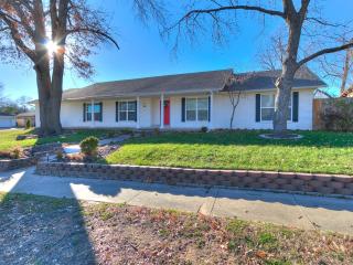 Freshly Remodeled Retreat Awaits! - 4