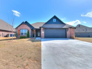 Broken Arrow's Crown Jewel Where Comfort Meets Luxury - 5