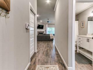 The 47th Street Retreat - 7