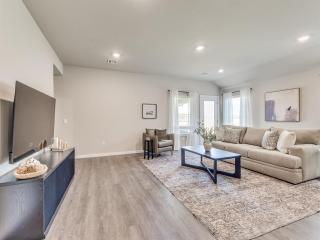 Modern Comfort in the Heart of Broken Arrow! - 3