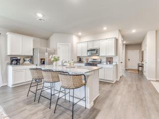 Modern Comfort in the Heart of Broken Arrow! - 1