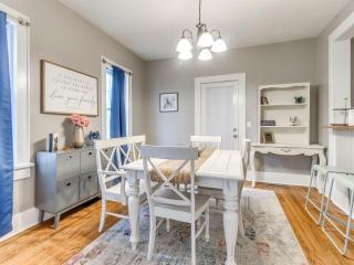 4BR for Rent in Edmond Near UCO Plus Hot Tub - 1