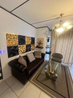 Up Market Elegant Luxury Smart Home Getaway - 5