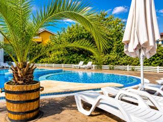 Sozopoly Studio with Pool and Fitness - 0