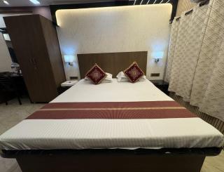 Ostro Inn Royal Studio Apartment Shakespeare Sarani - 5