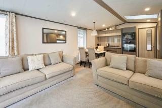 Falconers Lodge with Hot Tub - 9