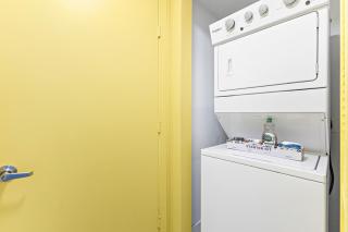 Dharma Home Suites Miami Beach at Monte Carlo - 7