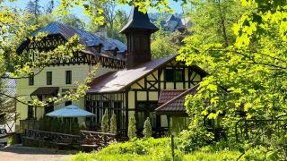 Stavilar Hotel - Charming Stay Just Steps Away from Peles Castle in Sinaia - 0