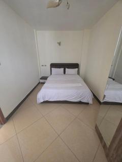 Lucy Sabrin Guest House - 8