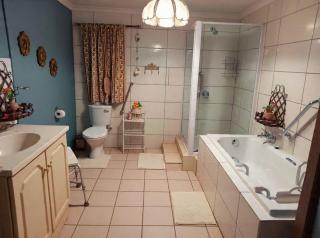 Rhodesdene Guesthouse - 1