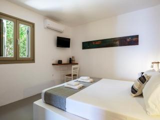 The Mykonist Merchia Beach Villas & Suites - 2