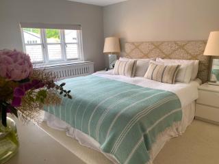 Family-friendly House with Swimming Pool & Large Garden - 1