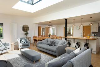 Spacious Farmhouse for 16 Near York - 5