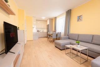 Jasmine 1 Bedroom Apartment with Free Parking - Varna City - 3