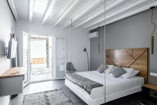 The Mykonist Merchia Beach Villas & Suites - 9