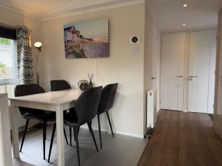Chalet 536 op Recreatiepark De Wielen - 5