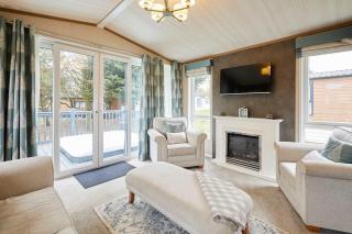 Coopers Corner, Lodge with Hot Tub - 8