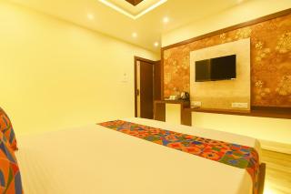 FabHotel Prime Grand Plaza - 9