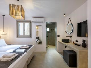 The Mykonist Merchia Beach Villas & Suites - 8