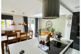 Cosy Family home close to popular beaches - 7