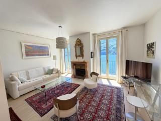 Cristoforis Lake View House - 9