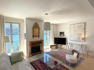 Cristoforis Lake View House - 5