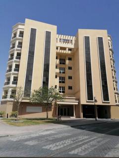 Spacious 2BR Apartment,3 Bathrooms, Near Mall - 9