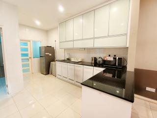 Vi Homestay Taman Yakin - 9