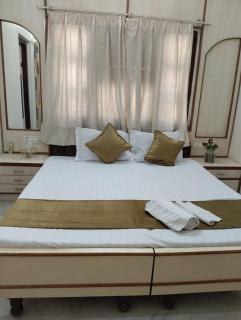 Premium Villa Near Fateh Sagar Lake - 1