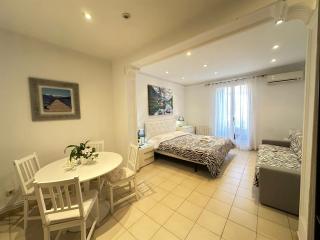 Apartamentos en la calle Consell de Cent - 5