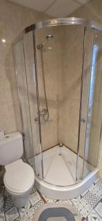 Boutique modern studio, free parking, wi-fi, tv, pool view, garden, quiet, security, 15 min walk to the sea - 3