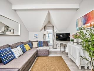 No3 Princess Blue Apartments - 9