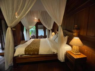 Puri Trisna Ubud Villas with Rice Field View - 4