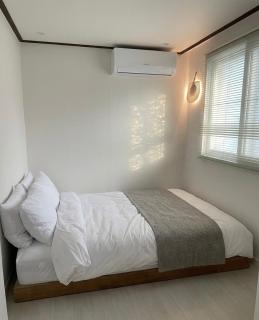 3 mins from Konkuk University Station, 10 mins walk from Seongsu Station - 2