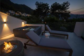 ŌMNIMI Signature Living - 6