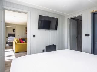 Swan Lake Lodge - Uk51934 - 3