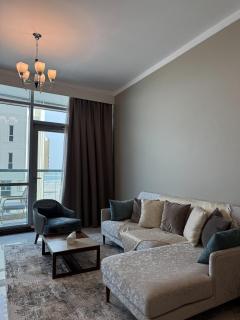 Spacious 3-Bedroom Apartment with Sea & City Views - 0