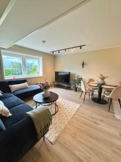 Modern Two Bedroom Apartment in Prime Location - 6
