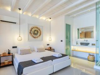 The Mykonist Merchia Beach Villas & Suites - 7