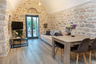 Mainotti's house with balcony - 2